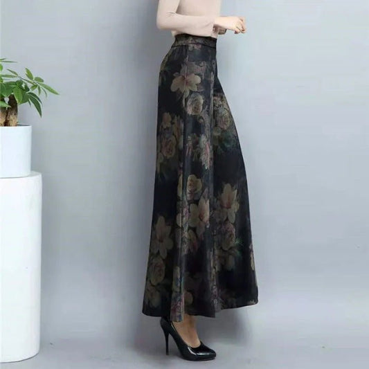 Curve-Hugging Skirt. Women's Fashion Essential.