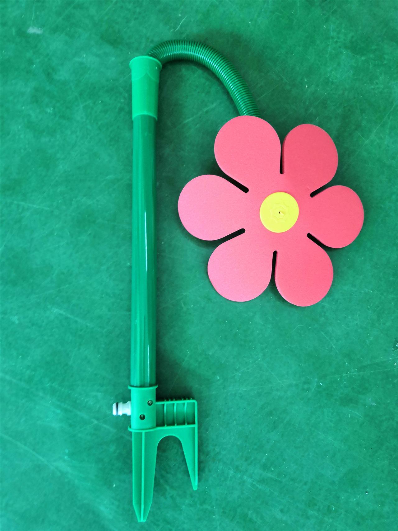 Dancing Daisy Garden Sprinkler | Fun Flower Lawn Watering Tool | Red Yellow White NZ
